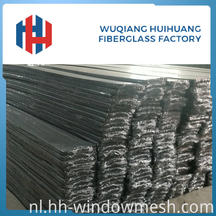 18*16 Customeized Printing Mosquito Proof Fire Oid Fiberglass Raam en deurscherm geplooide insectenvliegnet gaas